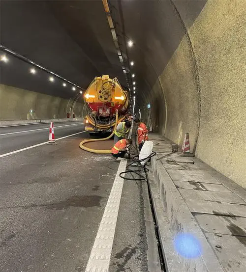 淮北隧道排水渠清淤